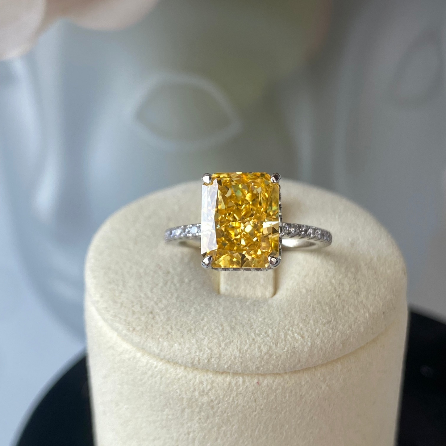 Anillo Canary Radiant