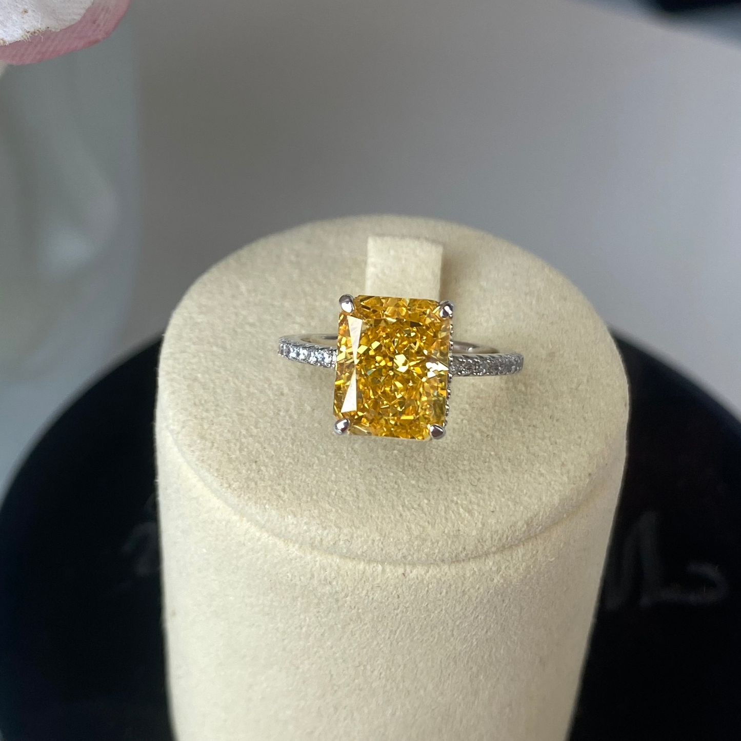 Anillo Canary Radiant
