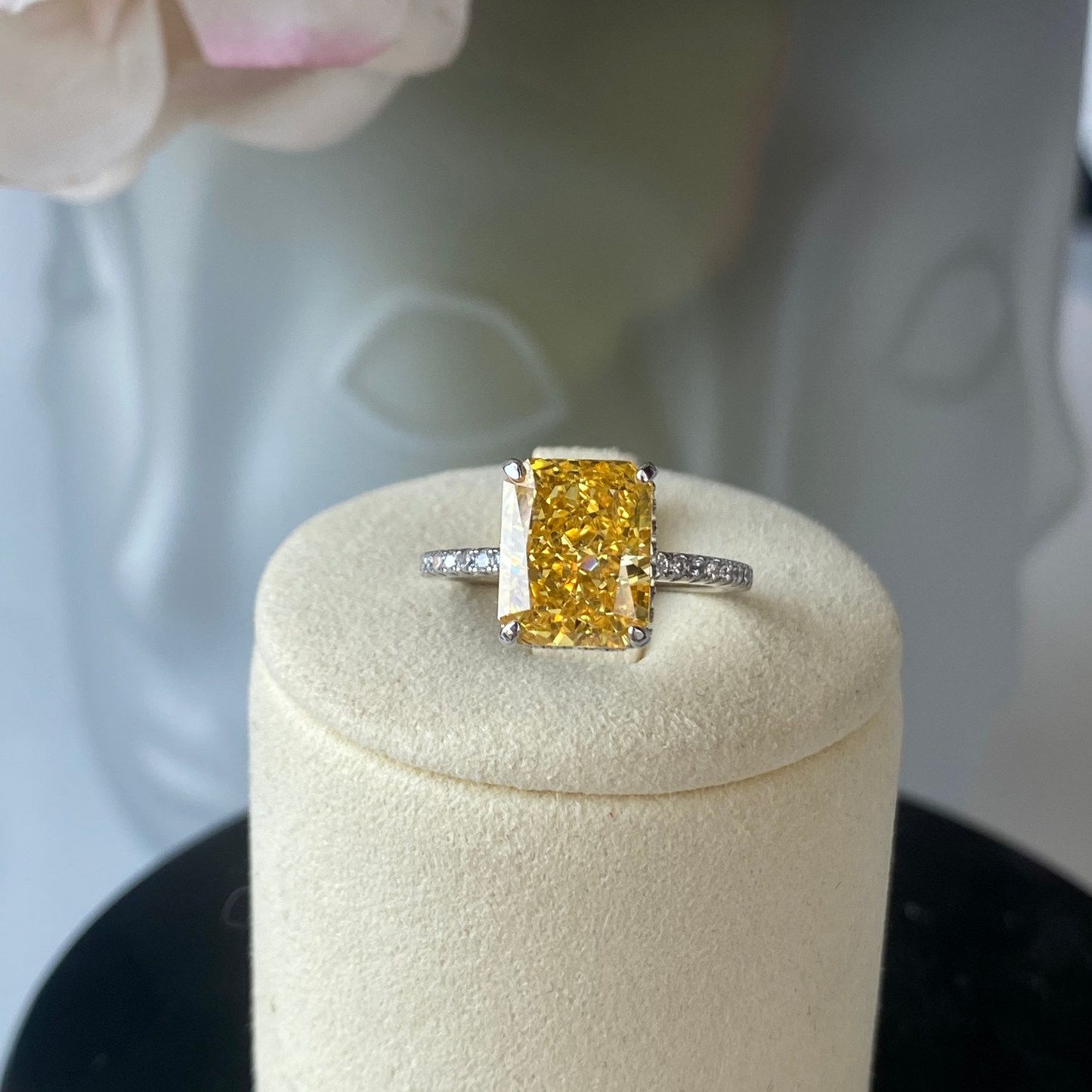 Anillo Canary Radiant
