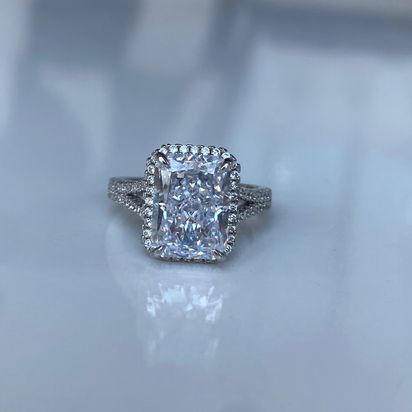 Anillo Clearly Radiant