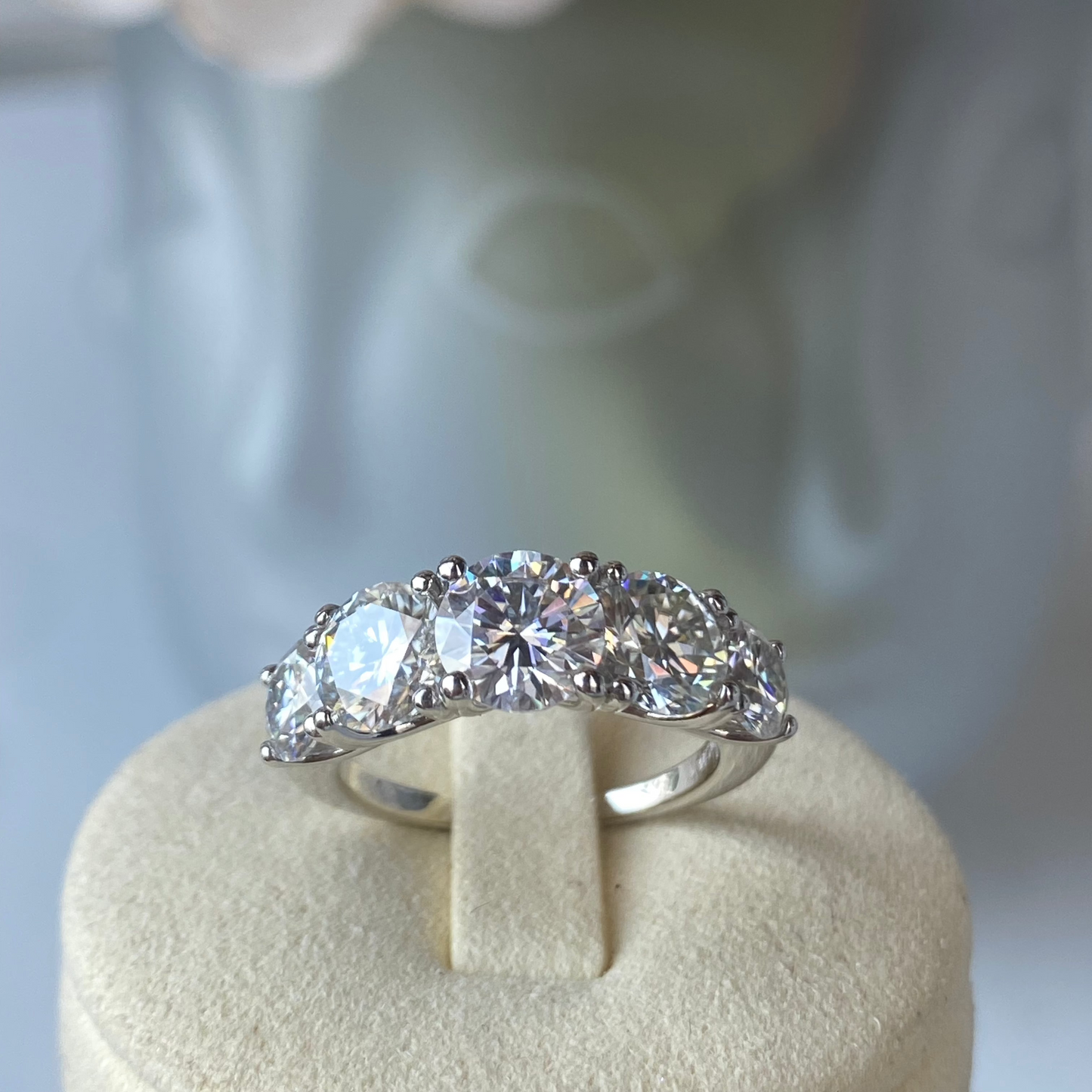 Anillo Queen B