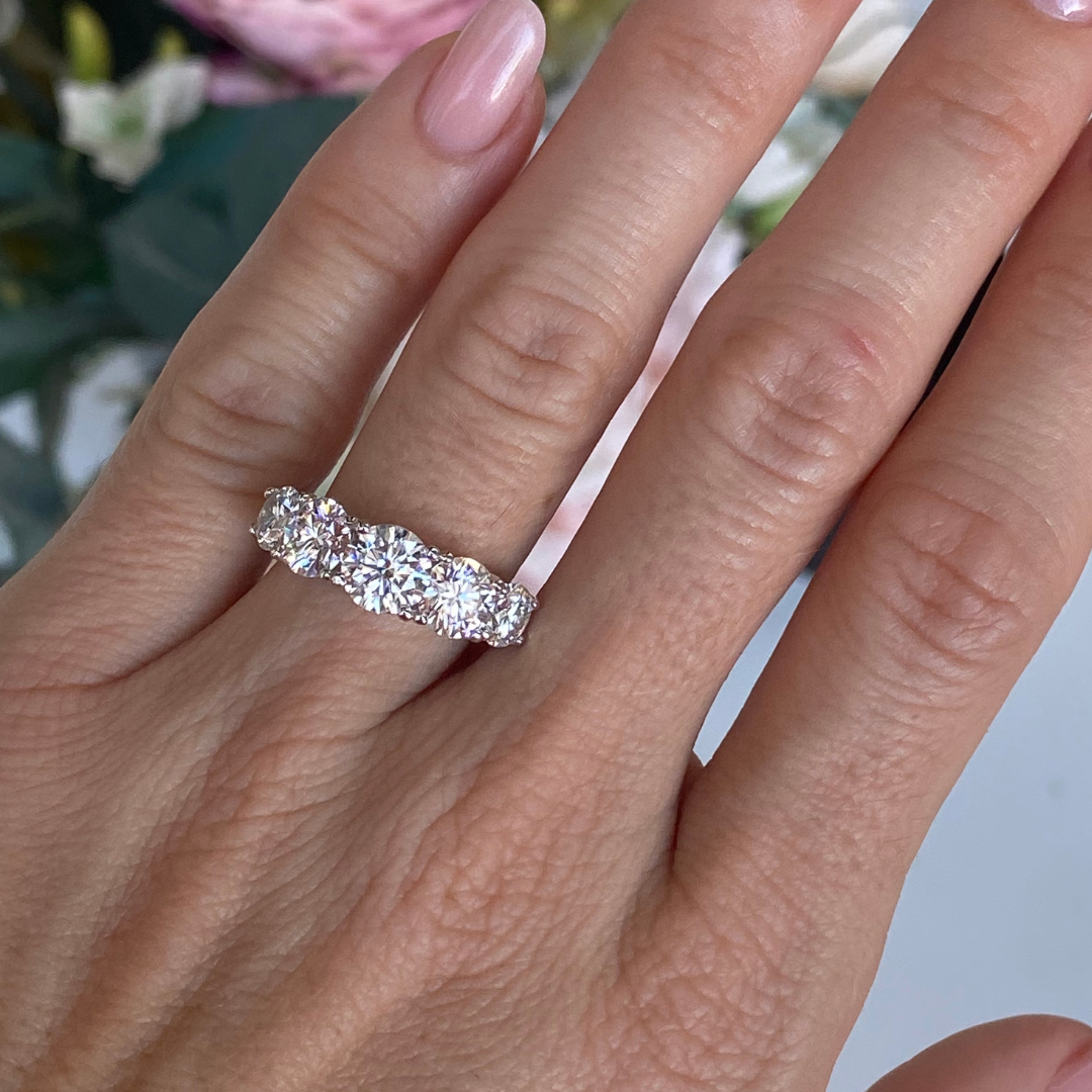 Anillo Queen B