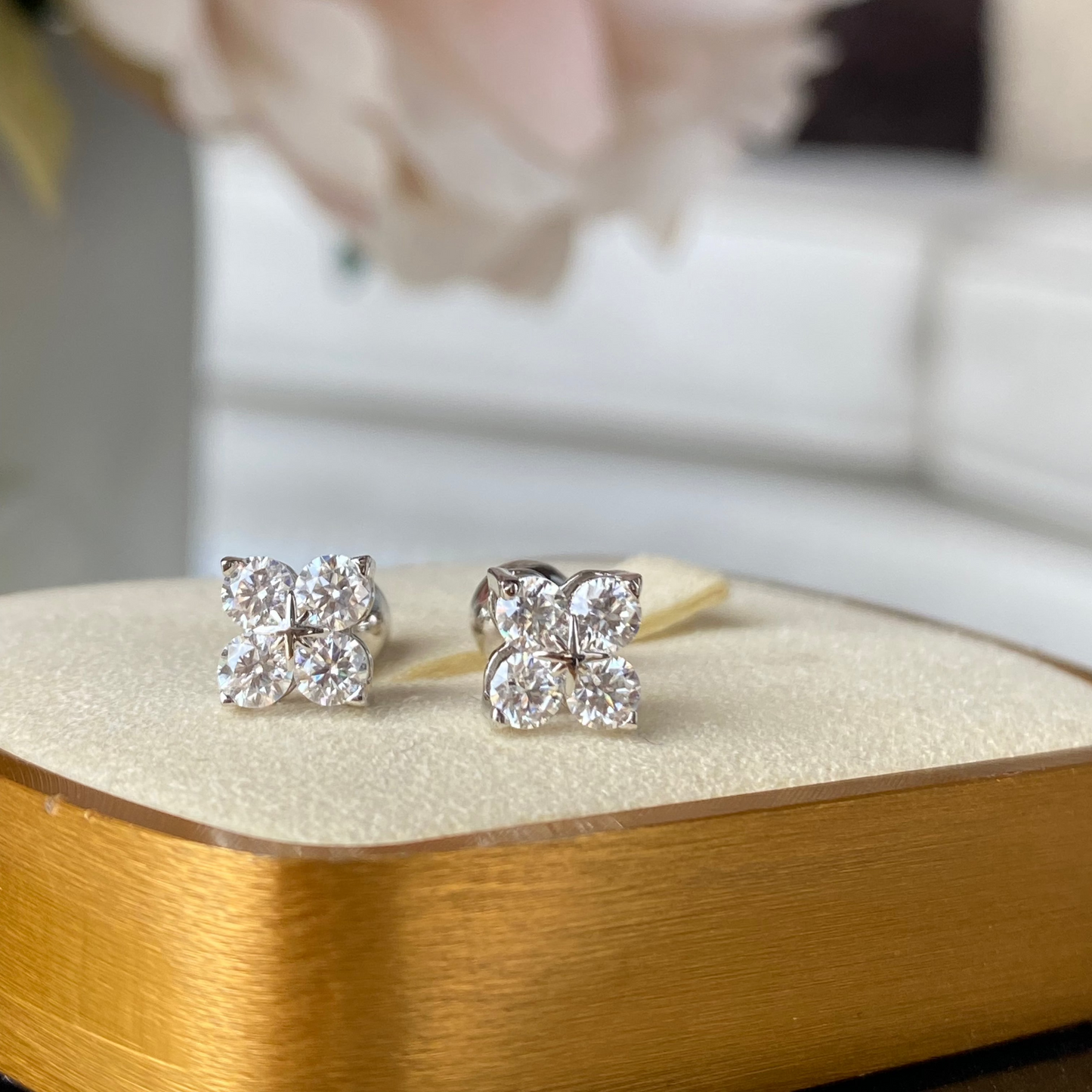 Aretes Bloom