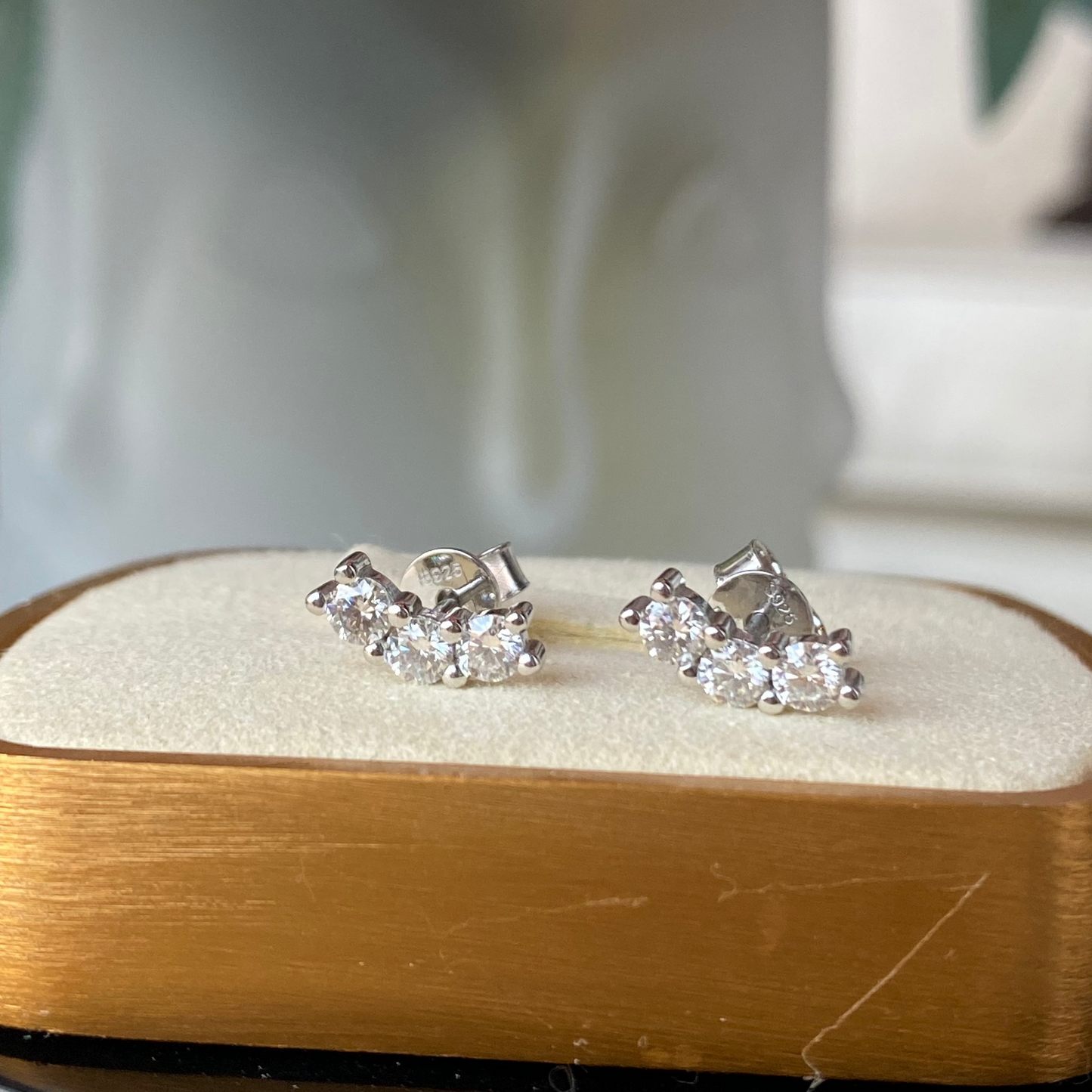 Aretes Cons